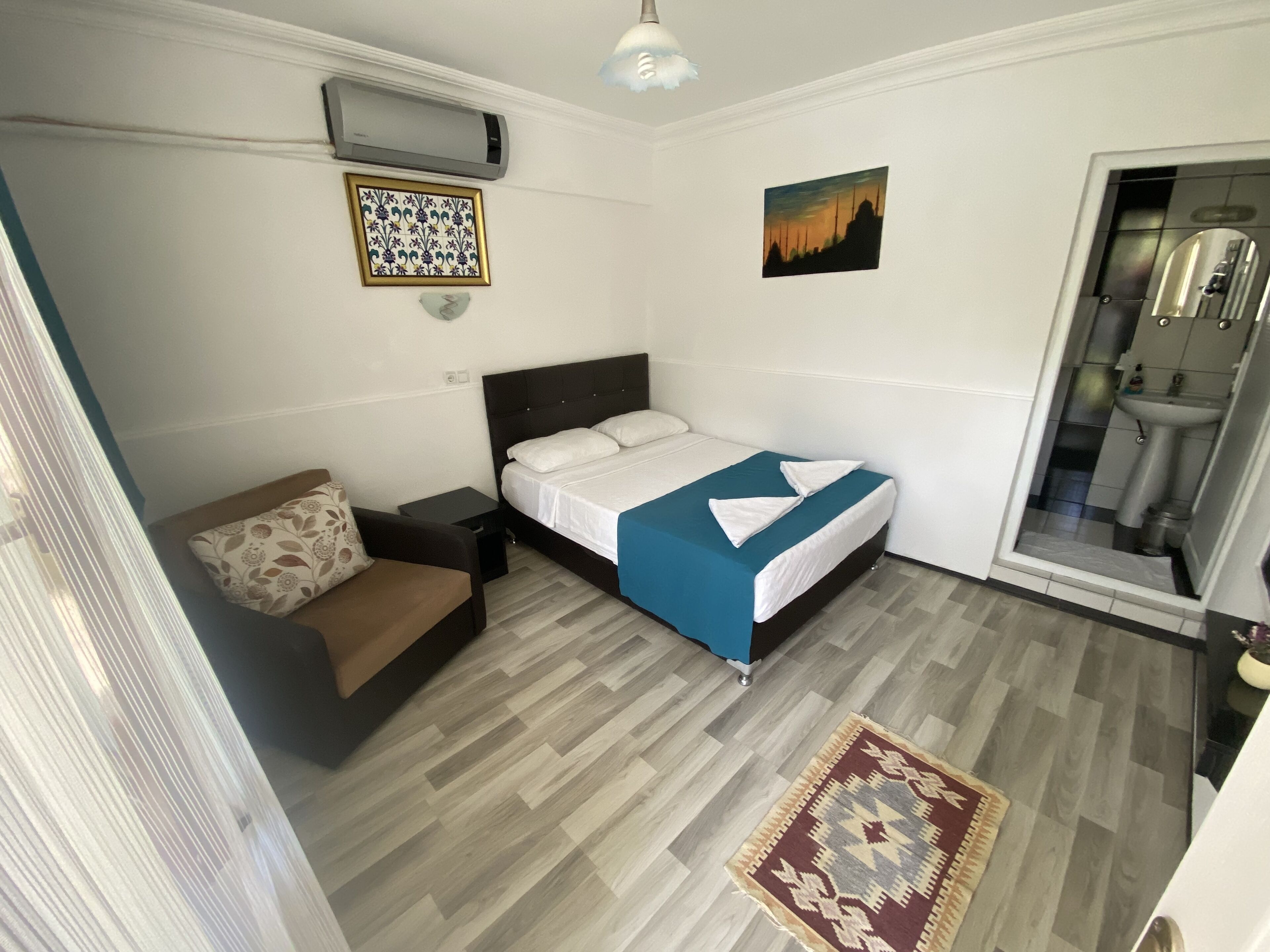 blackout curtains, soundproofing, free wifi, bed sheets