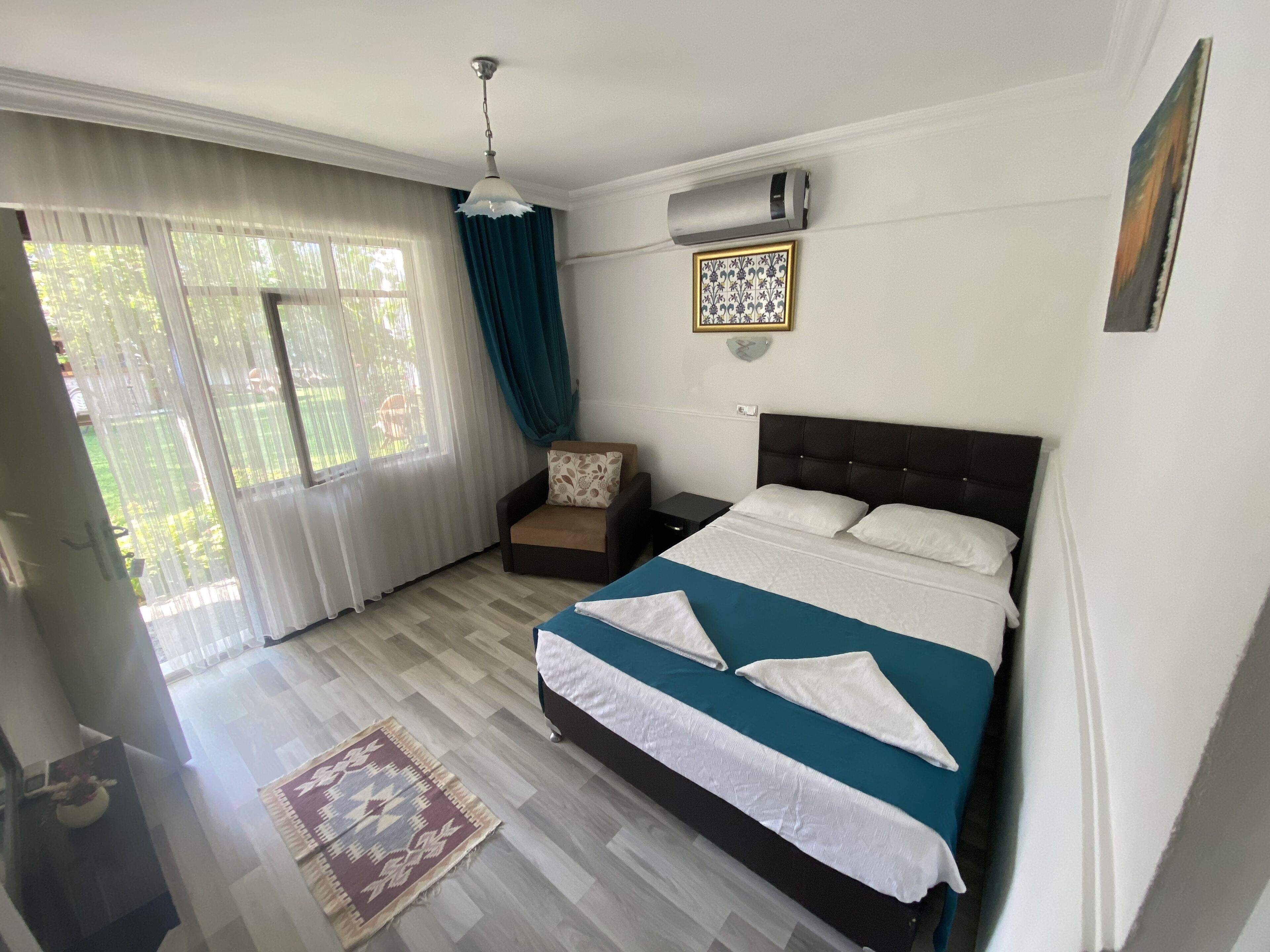 blackout curtains, soundproofing, free wifi, bed sheets