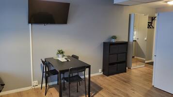 Lägenhet - 1 sovrum (2 Beds) | Mörkläggningsgardiner, strykjärn/strykbräda, gratis wi-fi och sängkläder