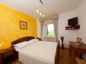 Soundproofing, free WiFi, bed sheets - B&B Kvarner (Labin)