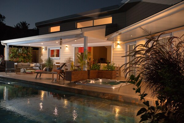 Piscine extérieure, piscine chauffée