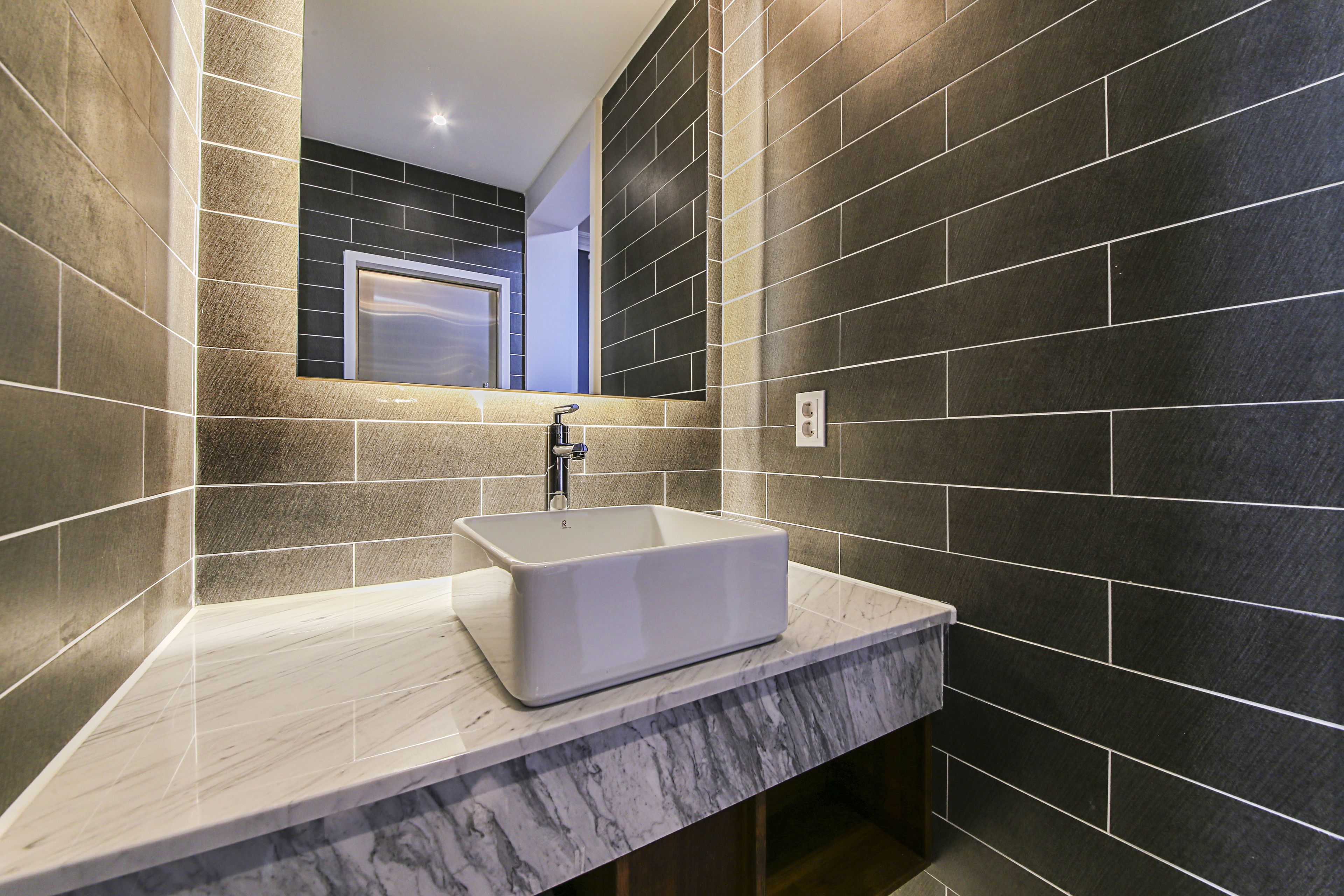 junior suite | bathroom | shower, free toiletries, hair dryer, bathrobes