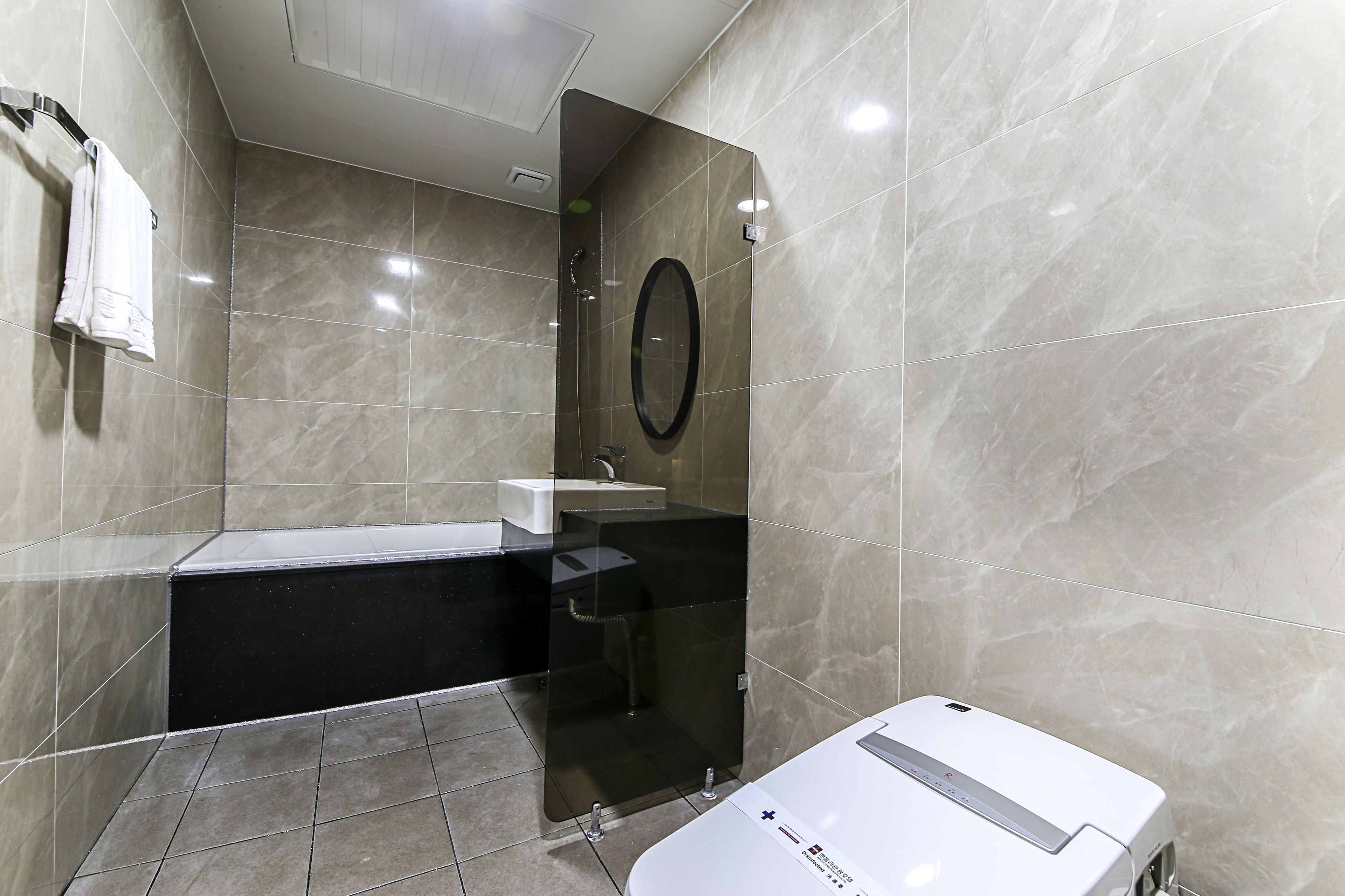 bentley suite (b type) | bathroom | shower, free toiletries, hair dryer, bathrobes