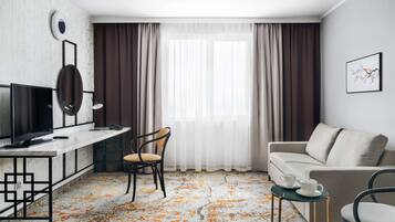 Minibar, in-room safe, desk, laptop workspace