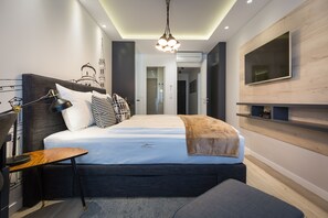 Chambre Deluxe, vue ville | 1 chambre, literie hypoallergénique, surmatelas