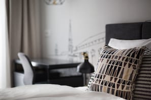 Quarto luxo, vista para a cidade | 1 quarto, roupas de cama antialérgicas, camas com colchões pillow-top