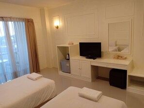 Superior Twin Room | Minibar, free WiFi - Golden Dragon Resort (Sing Buri)