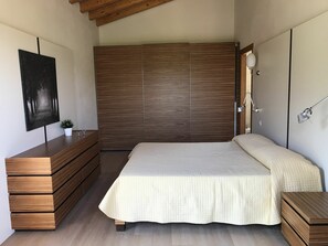 2 Schlafzimmer, Reisekinderbett, kostenloses WLAN