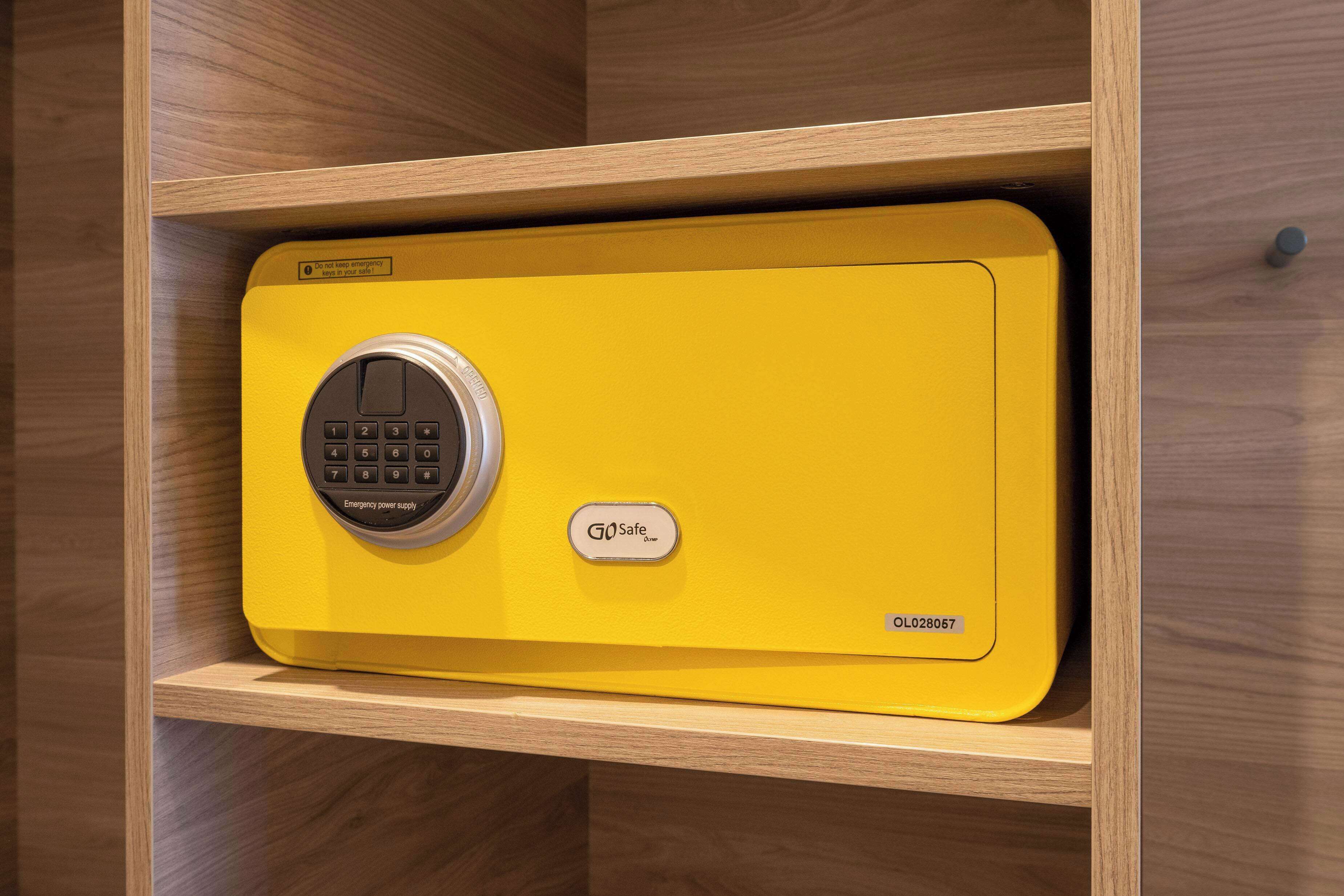 deluxe room, 1 double bed | desk, laptop workspace, blackout curtains, soundproofing