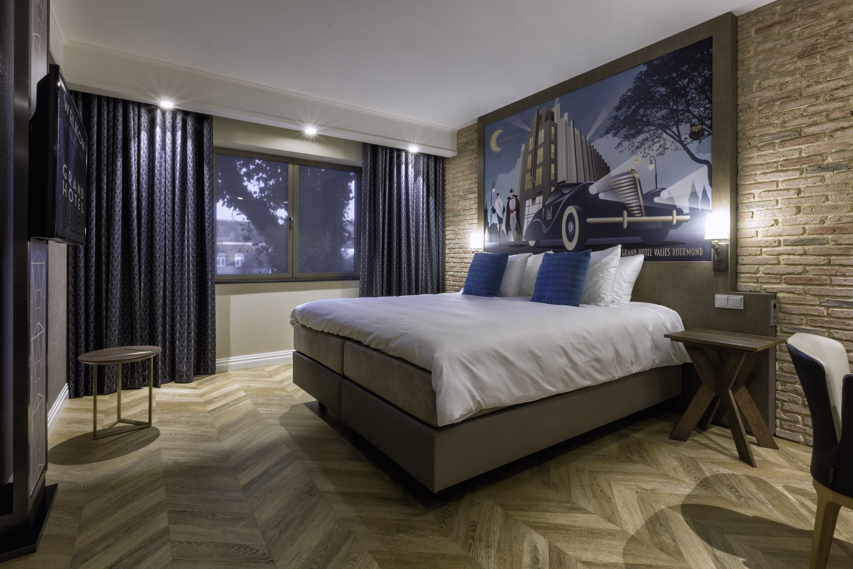 superior double room (king) | 1 bedroom, hypo-allergenic bedding, in-room safe, desk