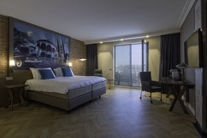 Suite Majestueuse | Literie hypoallergénique, coffres-forts dans les chambres, bureau