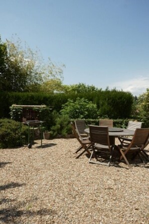 Terrace/patio - L'Escampette (Saint-Aubin-en-Charollais)
