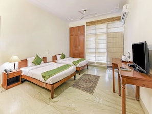 Deluxe Room, Multiple Beds, Smoking | Iron/ironing board, free WiFi, bed sheets