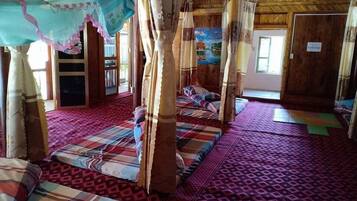 Shared Dormitory, Mixed Dorm | Free WiFi
