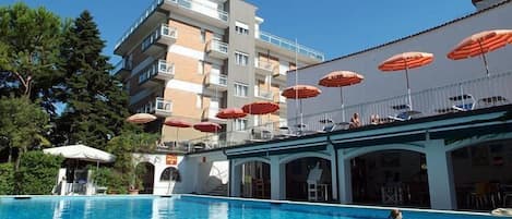 Piscina stagionale all'aperto