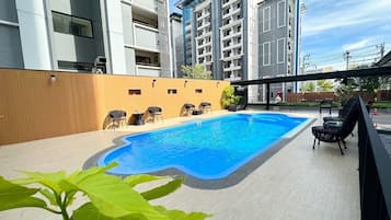 ์ผ๊ด์ ํ
๋ผ์ค