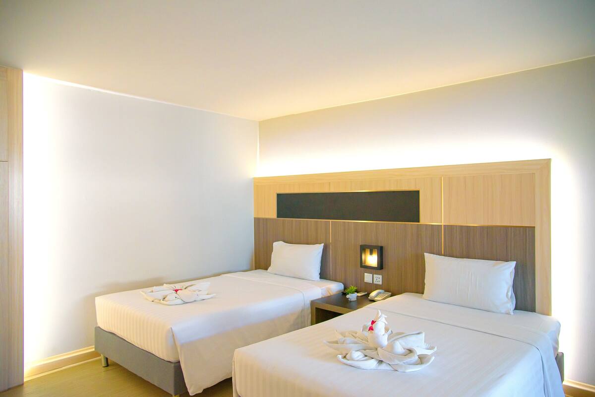 Superior Twin Room | Premium bedding, minibar, in-room safe, desk