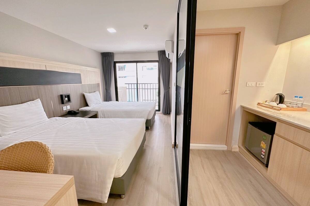 Premium bedding, minibar, in-room safe, desk