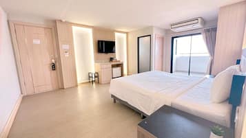 Studio King | Premium-sengetøj, minibar, pengeskab på værelset, skrivebord