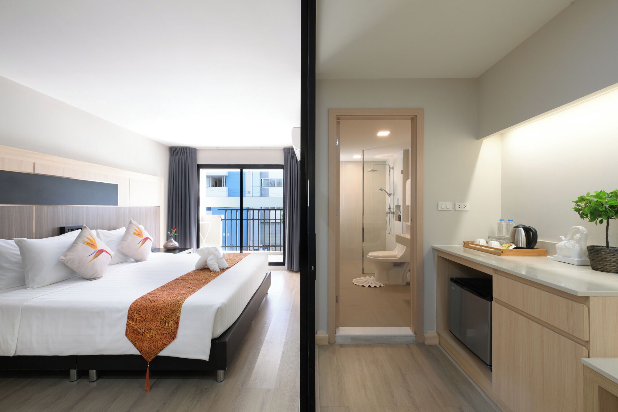 One Bedroom King | Premium bedding, minibar, in-room safe, desk