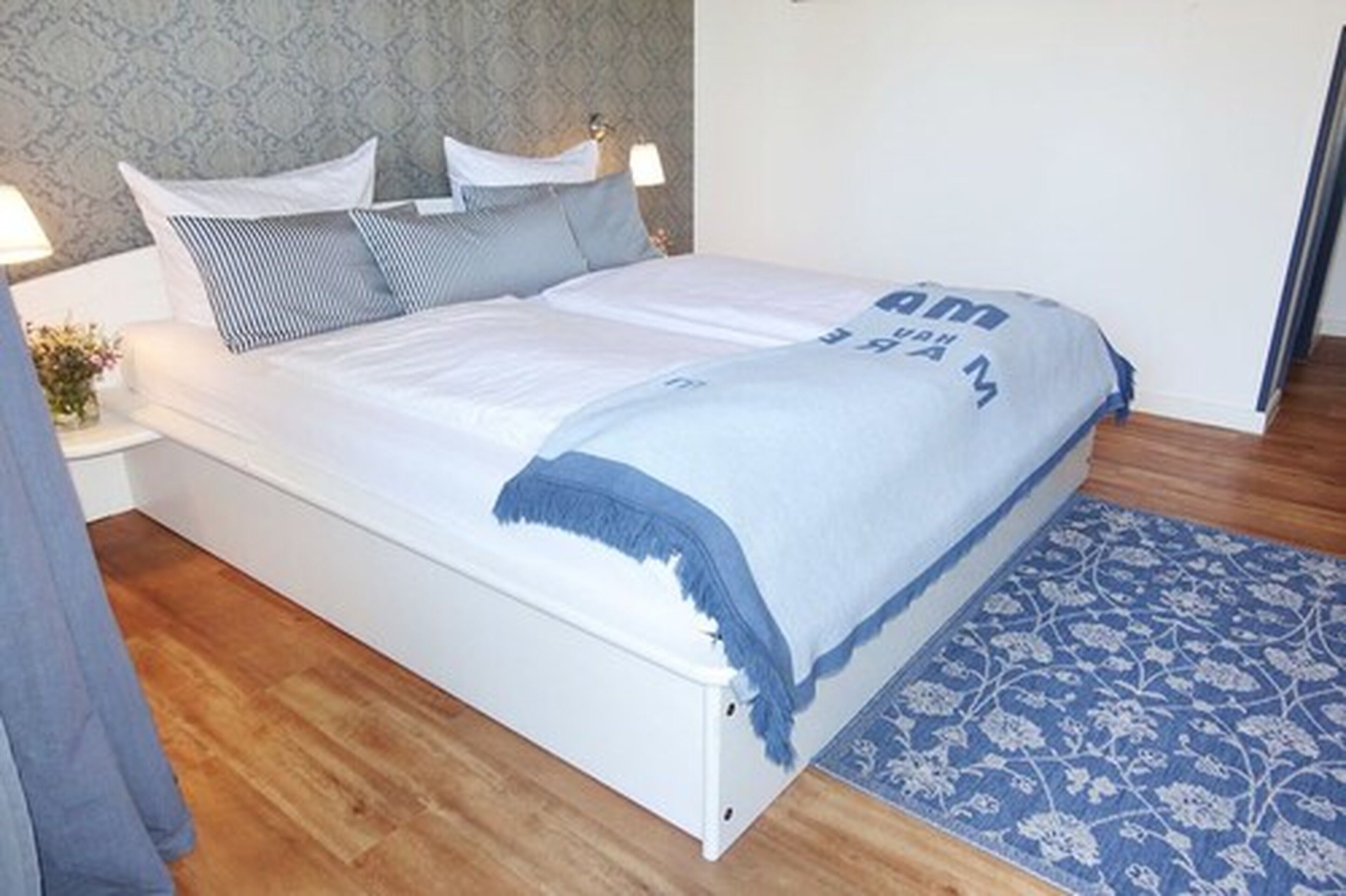 standard double room | desk, blackout curtains, cots/infant beds, rollaway beds