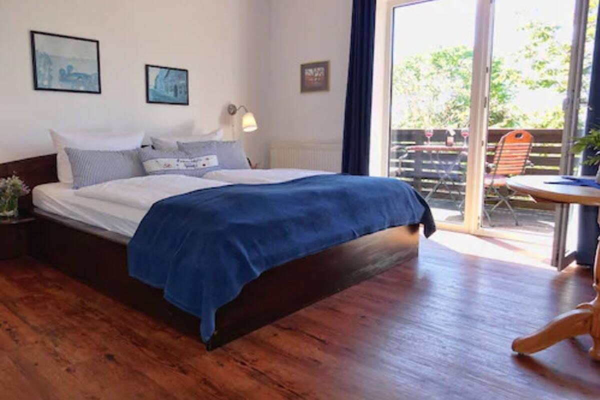 standard double room | desk, blackout curtains, cots/infant beds, rollaway beds