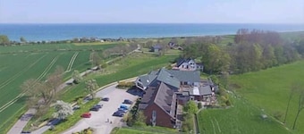 奥斯提布里克兰德豪斯酒店