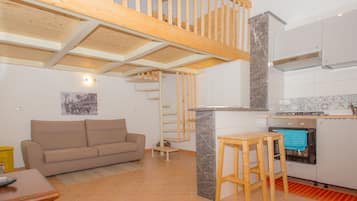 Duplex luxo | Escrivaninha, quartos à prova de som, camas extras/dobráveis (sobretaxa)