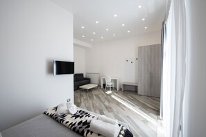 Luxury Room, Multiple Beds, Hot Tub, City View