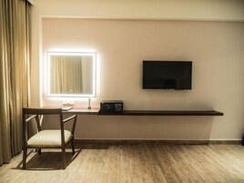 In-room safe, individually furnished, desk, iron/ironing board