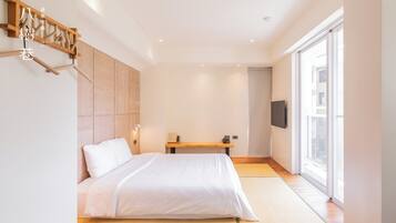 Deluxe Double Room, 1 Queen Bed, Non Smoking | Premium bedding, minibar, desk, free WiFi