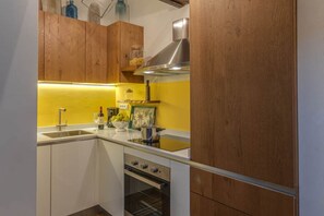 Kühlschrank, Ofen, Herdplatte, Geschirrspüler