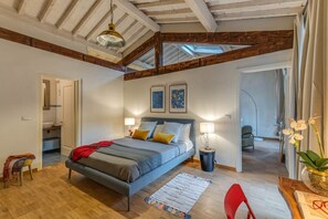 3 chambres, fer et planche à repasser, accès Internet, draps fournis