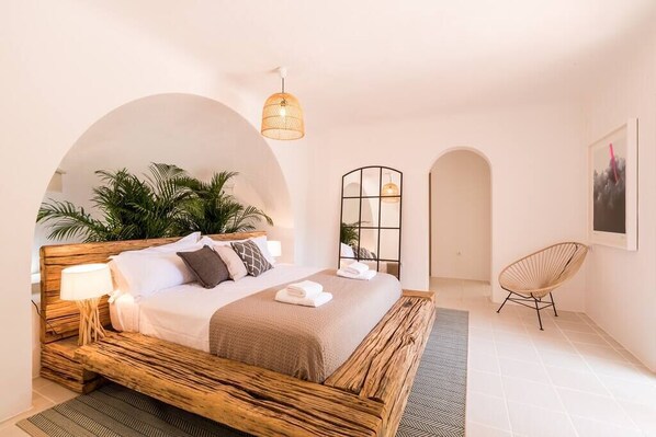 6 chambres, lit de bébé portatif, Wi-Fi, literie fournie