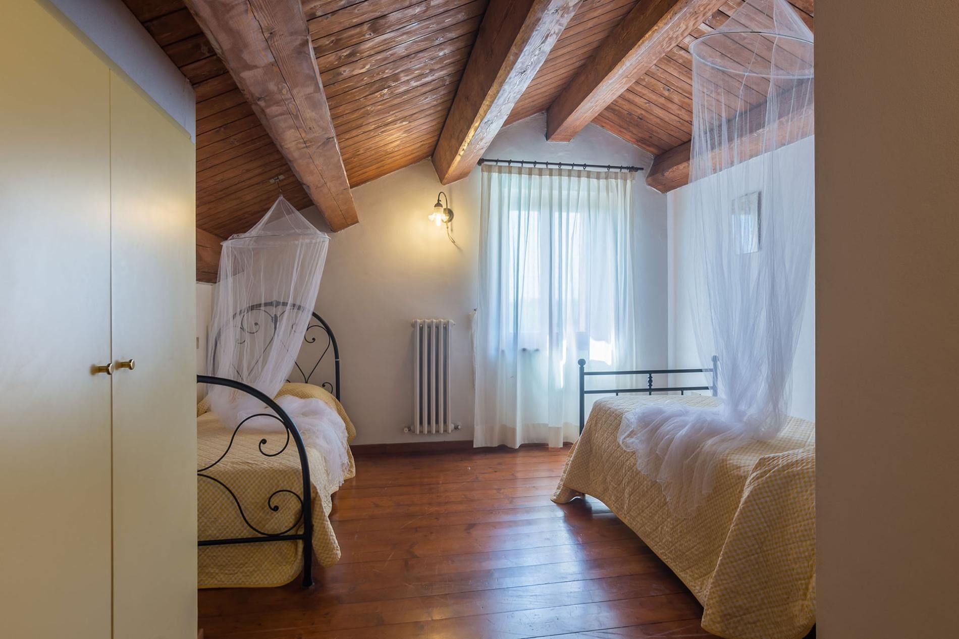 7 camere, ferro/asse da stiro, Wi-Fi