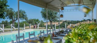 Casa Rossa - Private villa, 7 bedrooms, pool, wifi, pets, beach 6 km, Marche