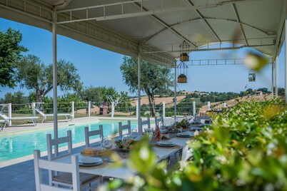 Casa Rossa - Private villa, 7 bedrooms, pool, wifi, pets, beach 6 km, Marche
