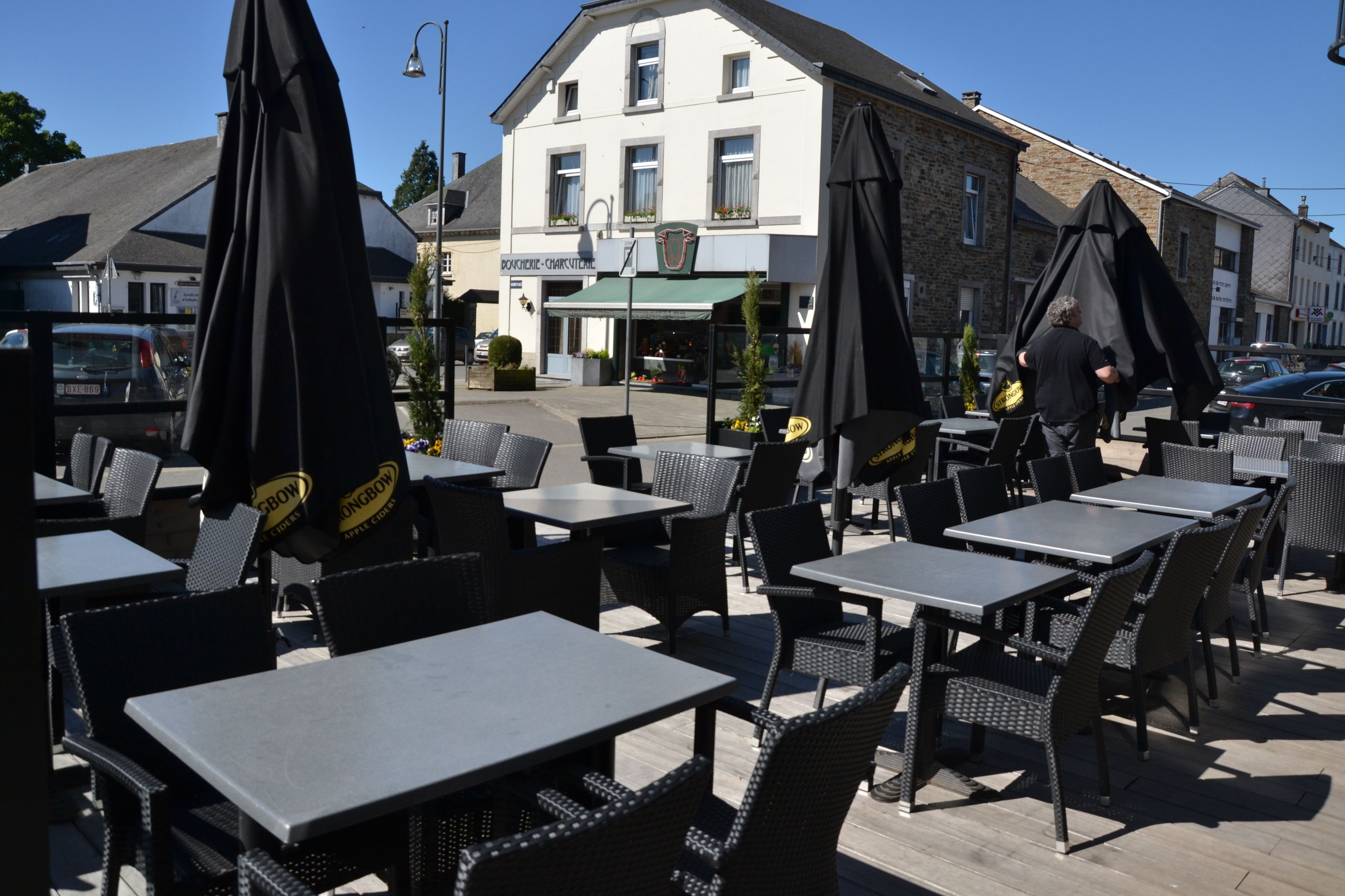 Se sirven desayunos, comidas, cenas y cocina regional 