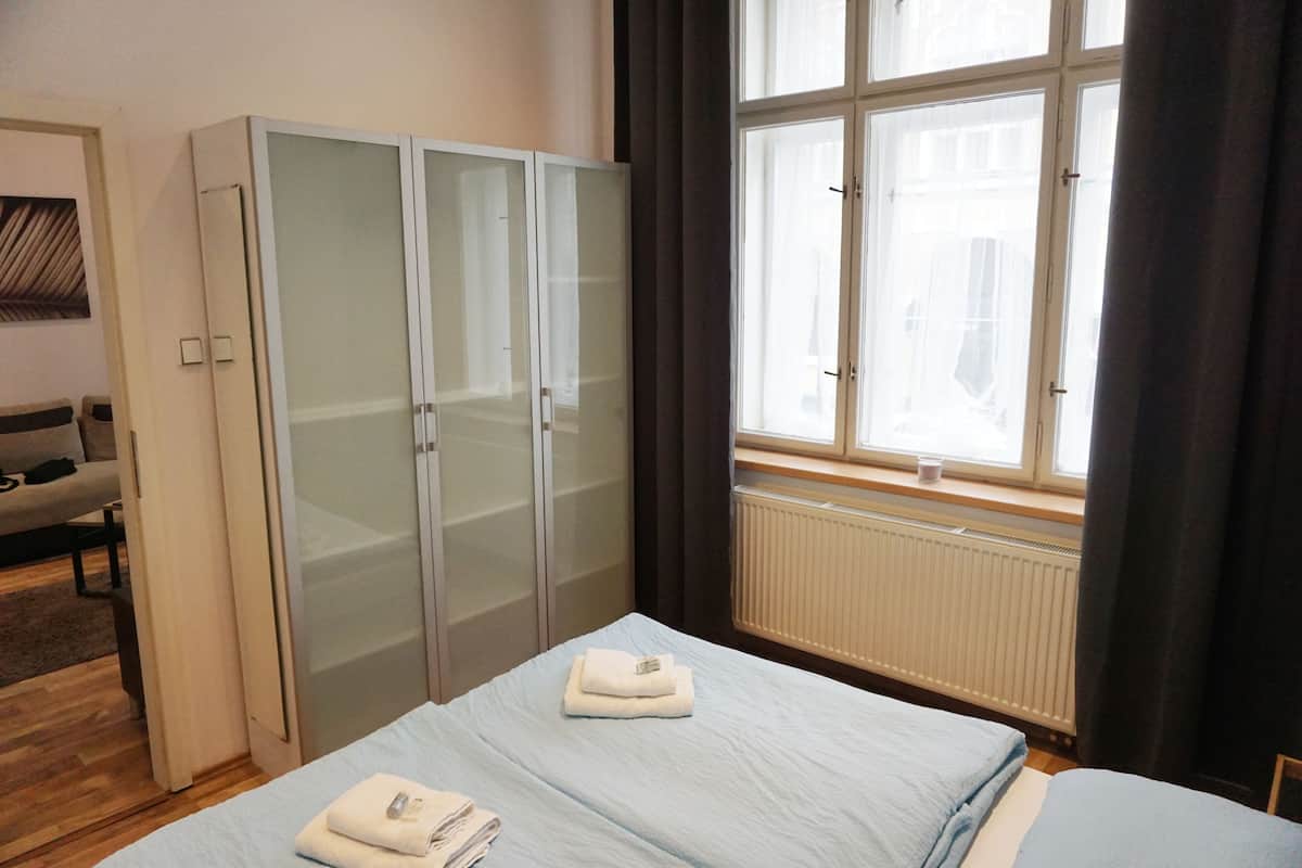 Iron/ironing board, free WiFi, bed sheets