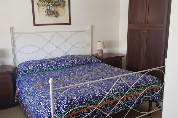 Down duvets, desk, laptop workspace, free WiFi