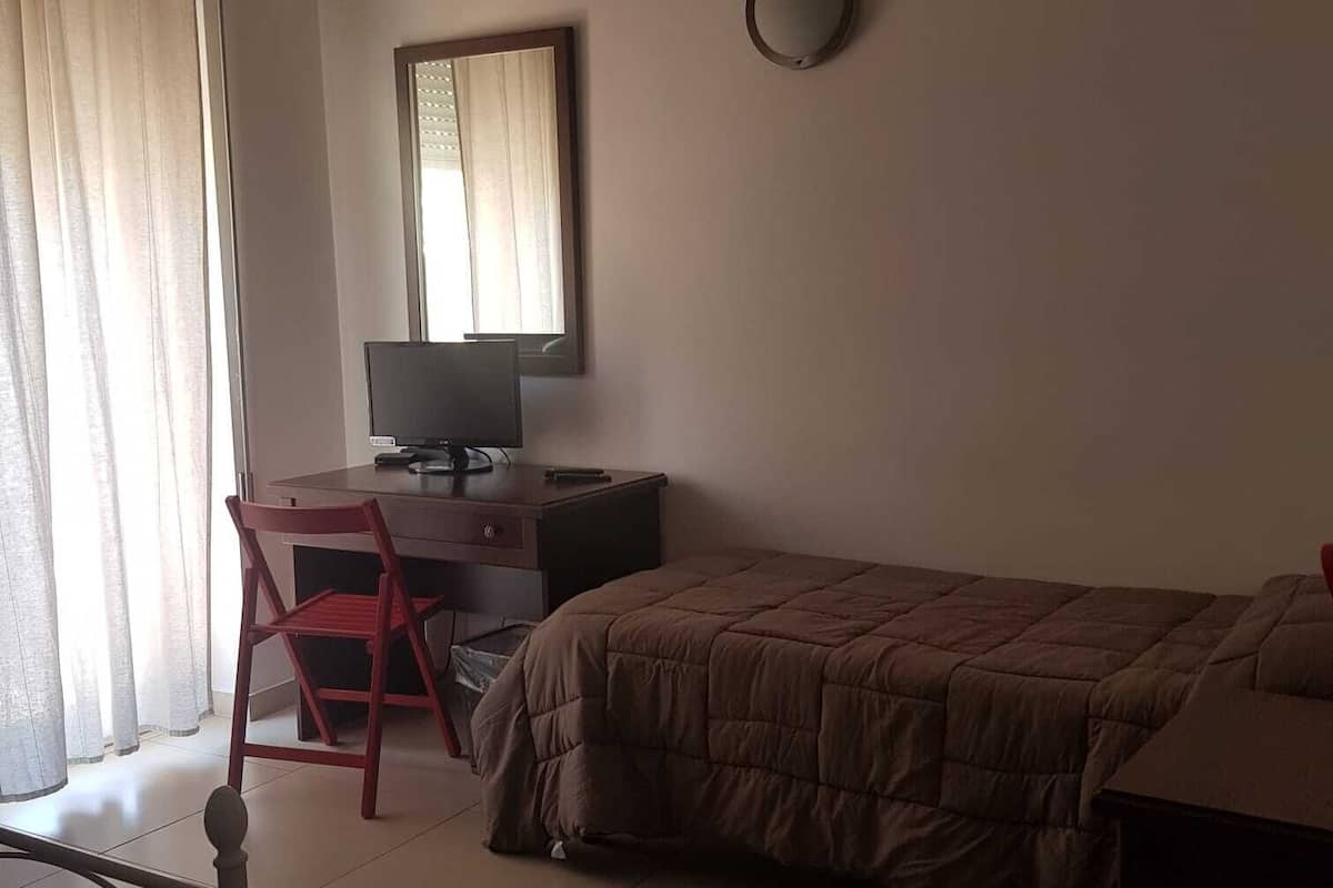 Down duvets, desk, laptop workspace, free WiFi