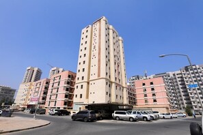Free self-parking - Magic Suite Al Maboula (Mahboula)
