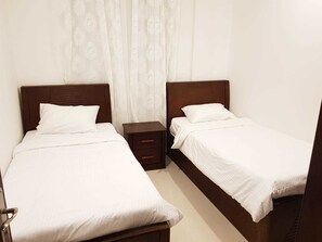 書桌、遮光窗簾/窗簾、隔音、熨斗/熨衫板