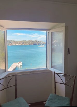 Interior - Little gem in a unique place! Right on the beach with garden. Pet friendly (Isola Palmaria, Portovenere (SP))
