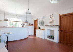 Interior - Little gem in a unique place! Right on the beach with garden. Pet friendly (Isola Palmaria, Portovenere (SP))