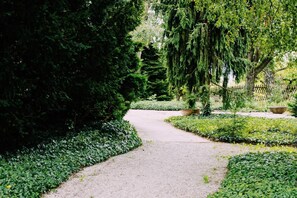 المنطقة المحيطة بالمنشأة