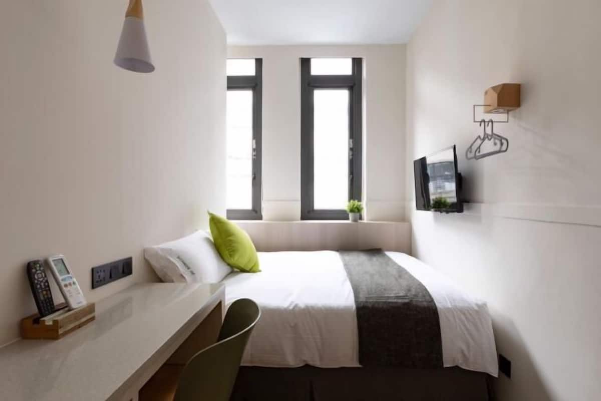 1 bedroom, premium bedding, down duvets, blackout curtains