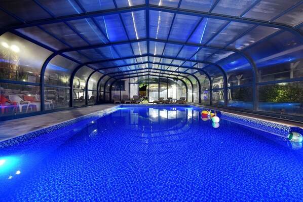 Indoor pool, outdoor pool