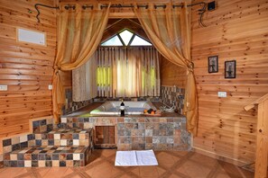 Cabaña superior, varias camas, no fumadores | Bañera de hidromasaje