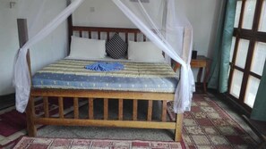 Kahden hengen huone | Silitysrauta/-lauta, ilmainen Wi-Fi, vuodevaatteet